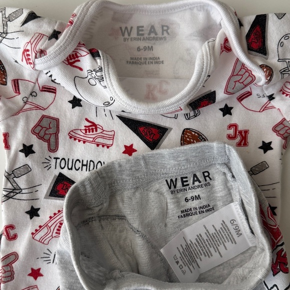 Kansas City Chiefs Baby Bundle 6 Months - Picture 13 of 16